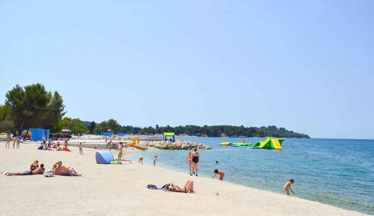 Holiday Home In Pula/Istrien 17365 Štinjan