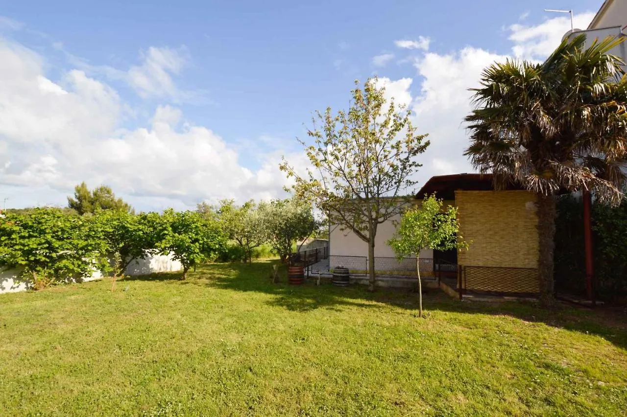 Holiday Home In Pula/Istrien 17365 Štinjan